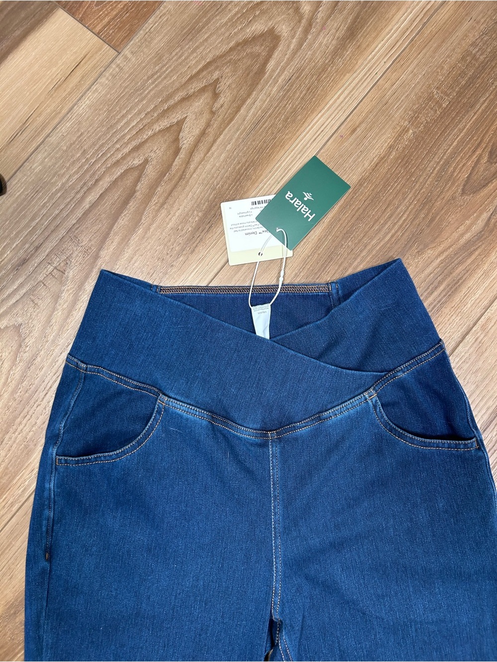 NWT Halara Flex high Waisted Crossover Pocket Washed flare Jeans size medium - Picture 5 of 10